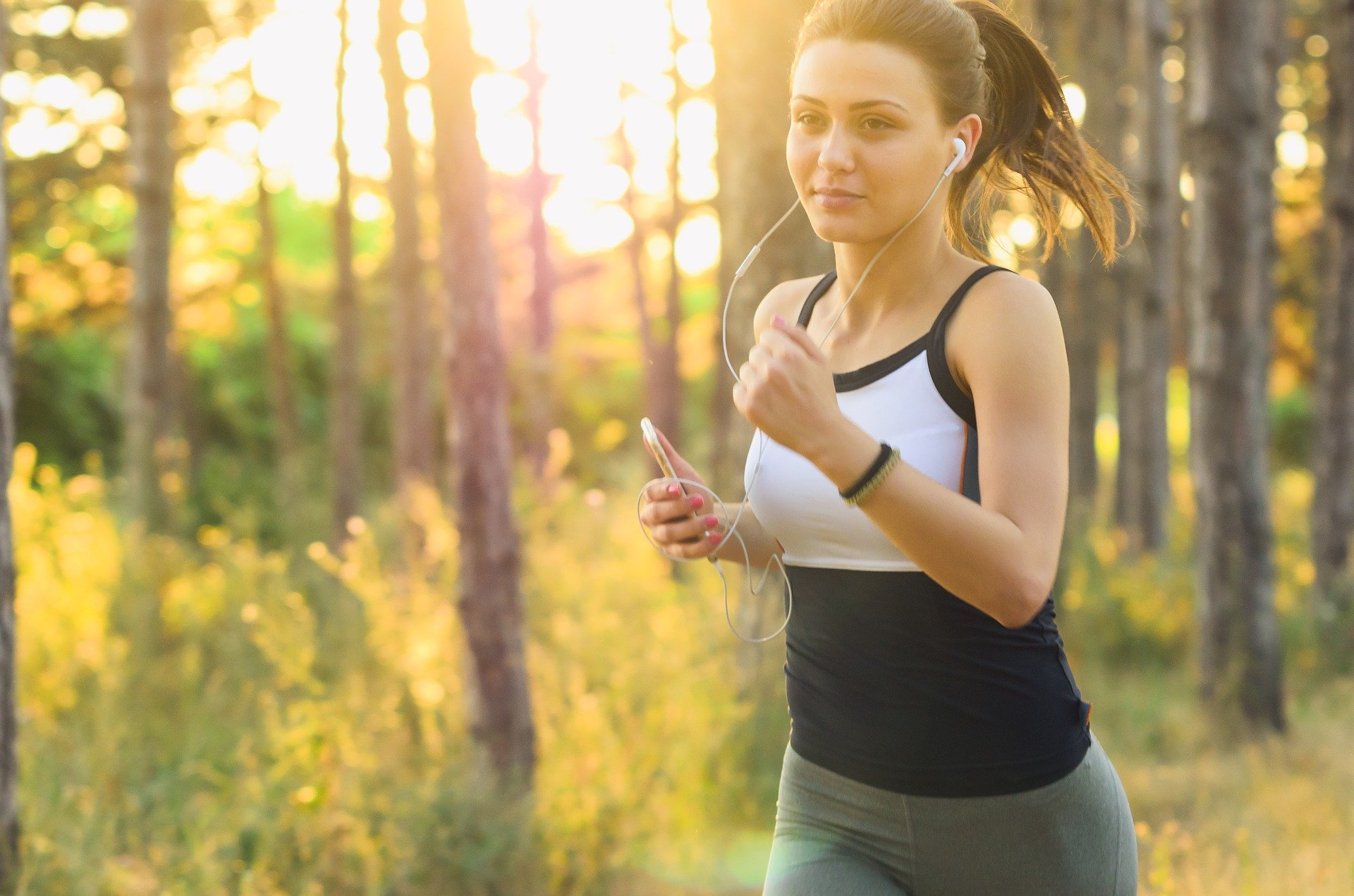 Cvičení či běh prospěje spánku i tělu
